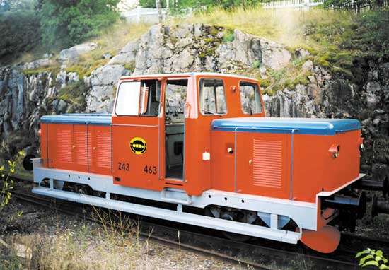 Z43 463 framför lokstallet i Svartvik.