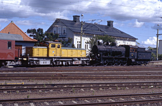 Sundsvall Central augusti 1991. LKAB 1 anländer efter en lång och långsam transport från Kiruna.